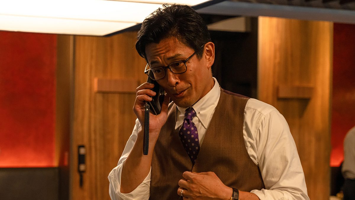アングリースクワッド　公務員と７人の詐欺師