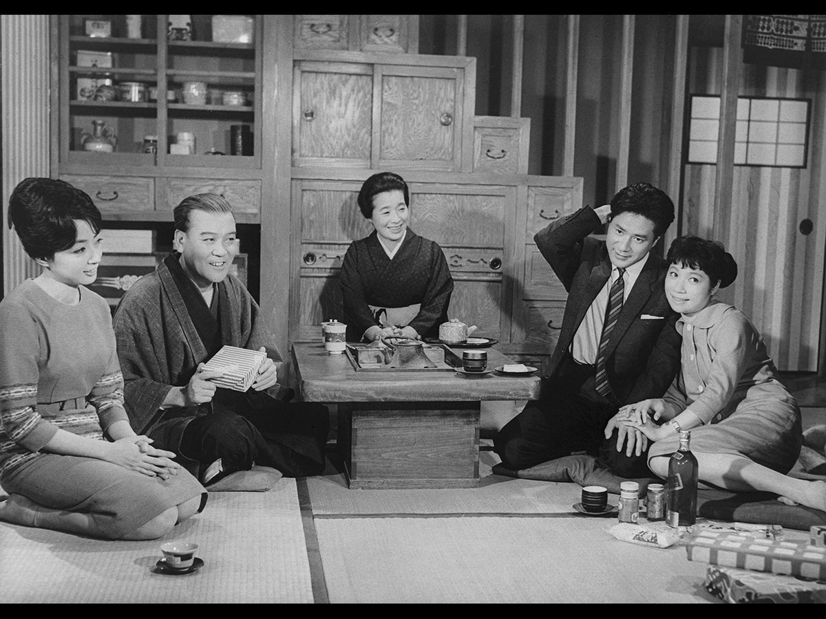 サザエさんとエプロンおばさん